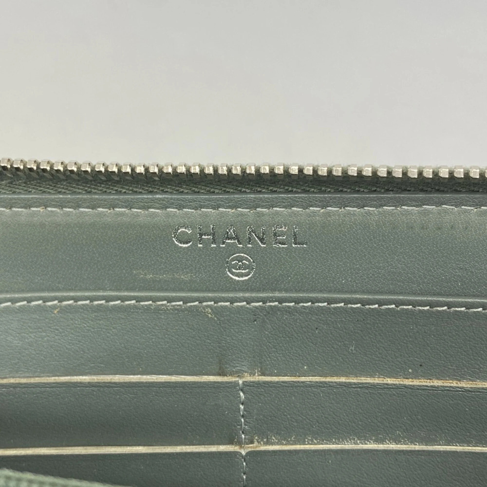 CHANEL Green Leather Wallet - Picture 4 of 11